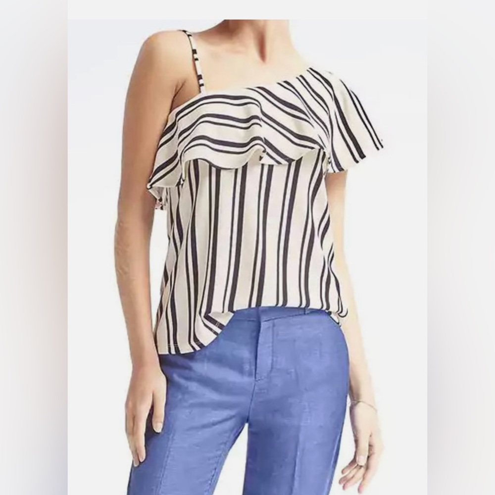 Banana Republic Black and White Asymmetrical Ruffled Blouse Size Large